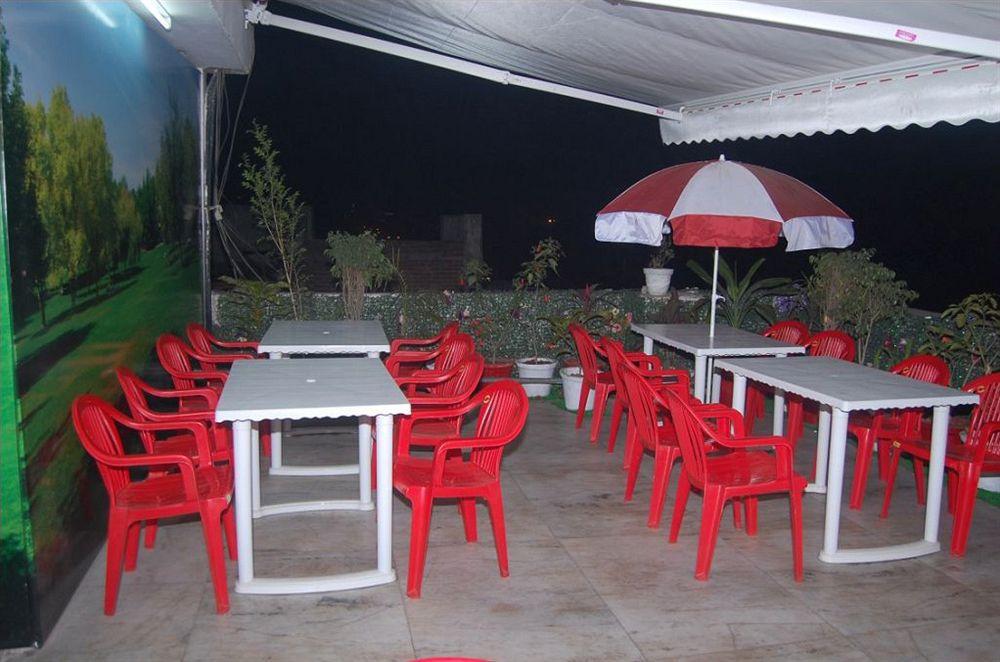 Hotel Ashoka International Yeni Delhi Dış mekan fotoğraf