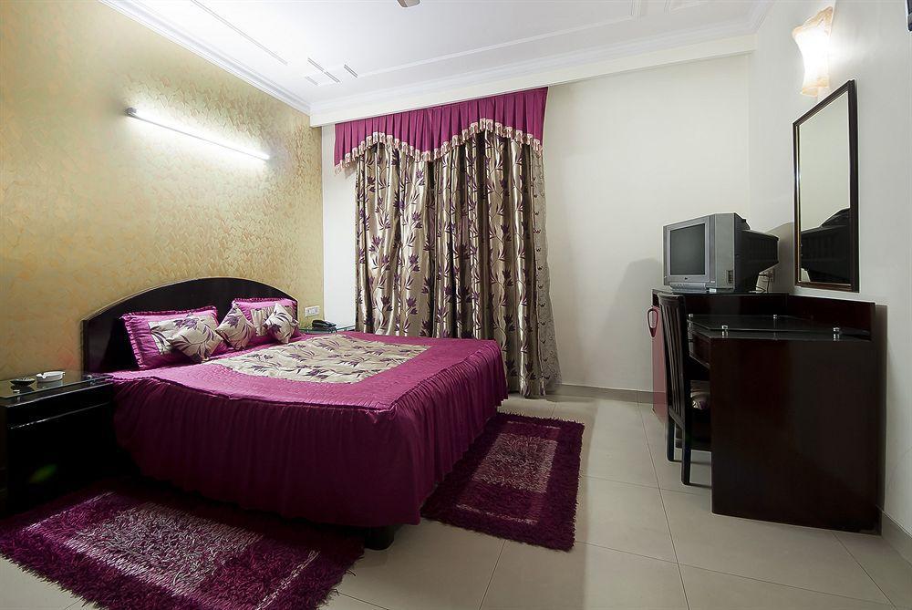 Hotel Ashoka International Yeni Delhi Dış mekan fotoğraf