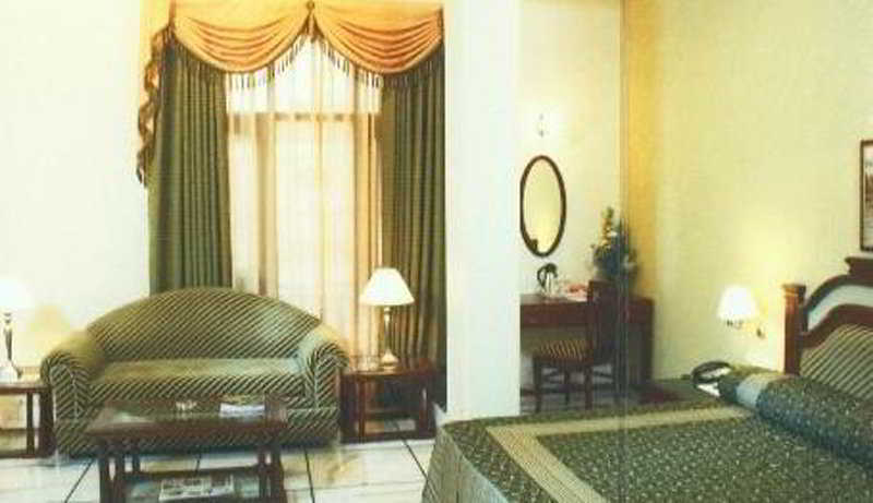 Hotel Ashoka International Yeni Delhi Dış mekan fotoğraf